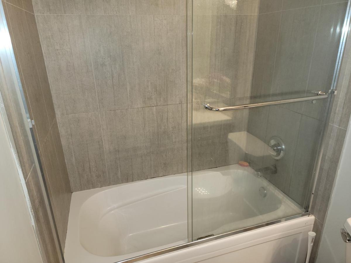 Oscar Inn & 2Bd Family Suite Or Private Room Abbotsford Ngoại thất bức ảnh